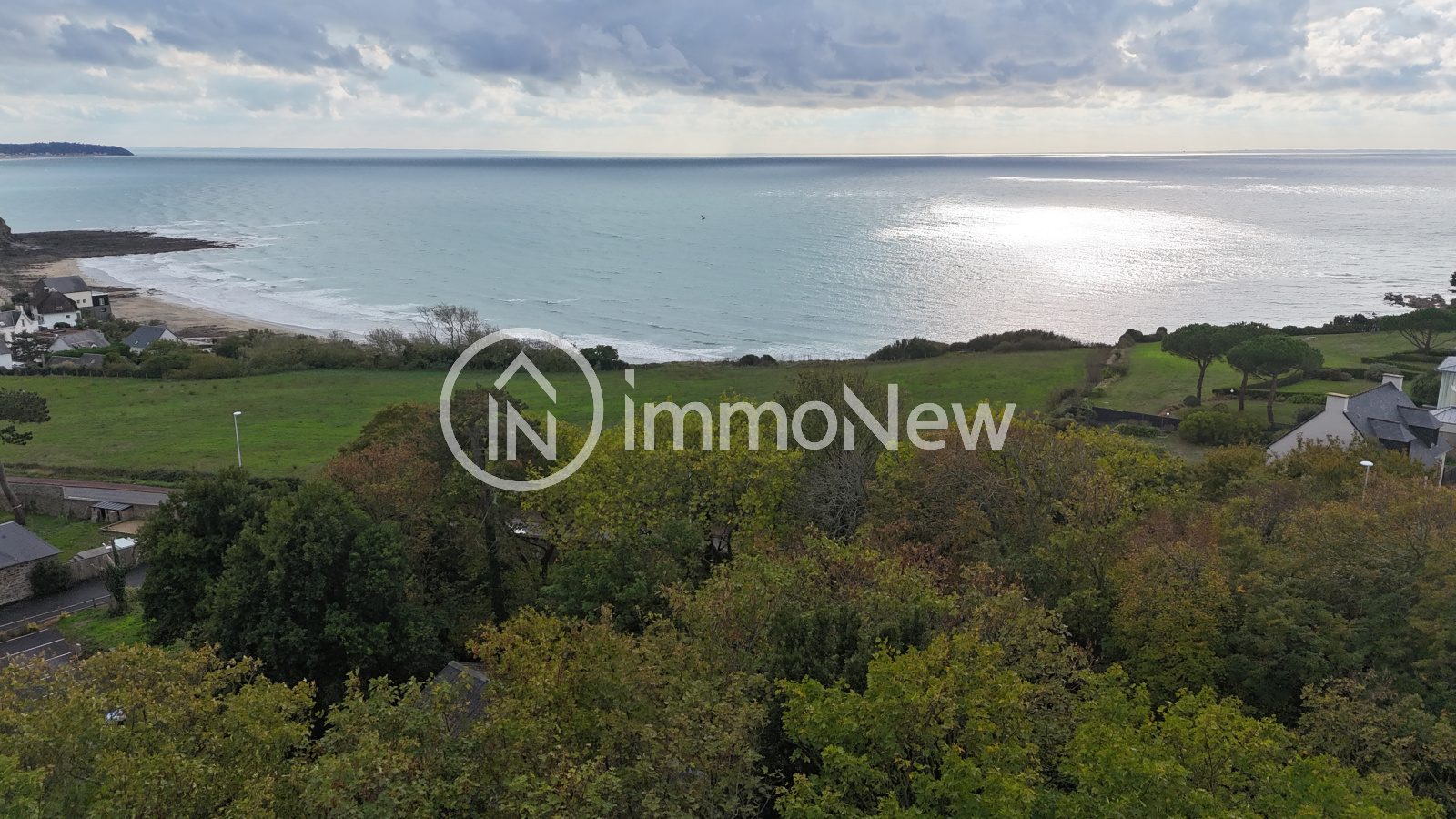 Terrain 5300 m² · à Granville · 470 000 €