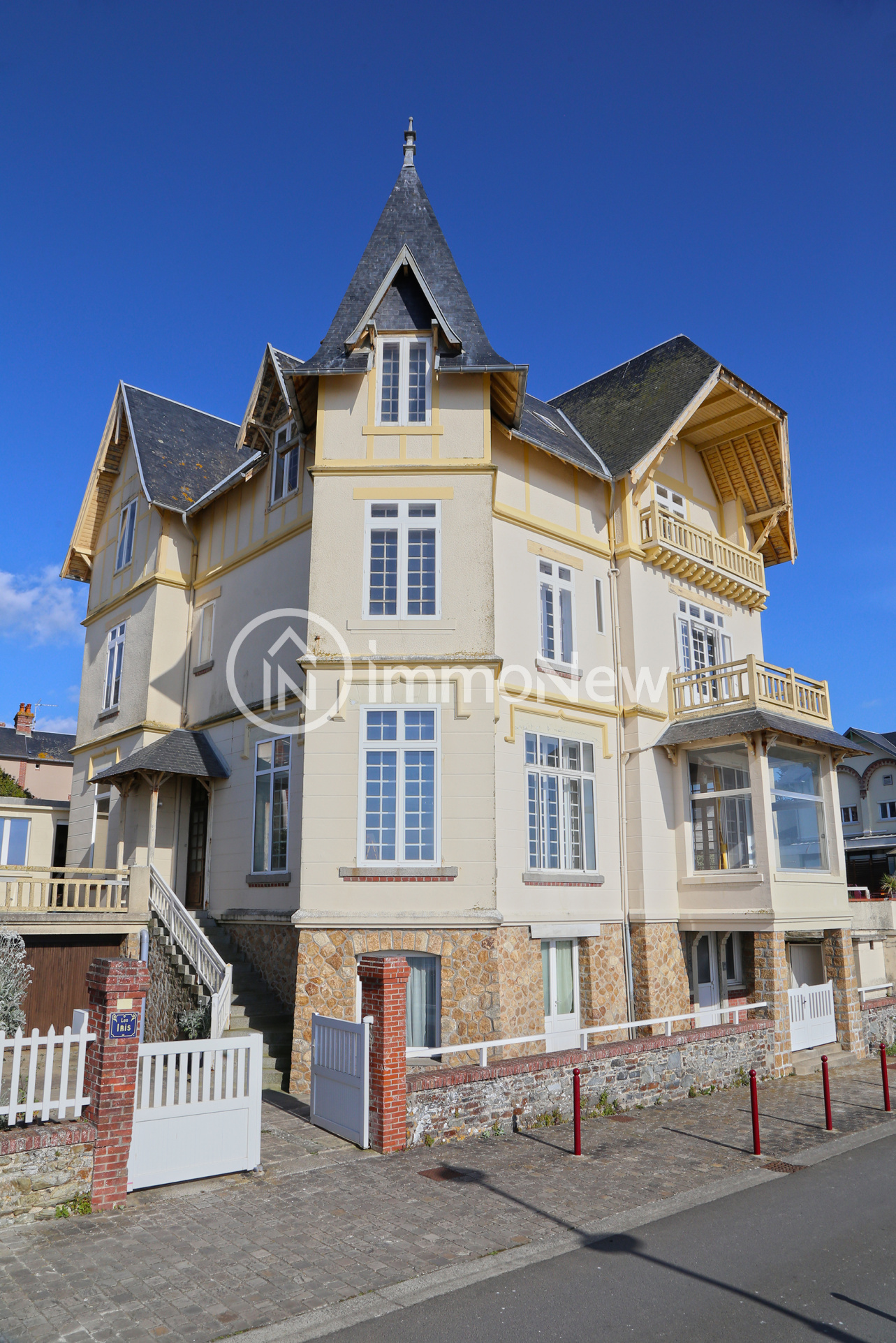 Vente Maison 281m² 11 Pièces à Saint-Pair-sur-Mer (50380) - ImmoNew